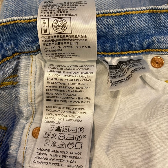 Levi’s Premium Ribcage High Waisted Straight Jeans - Picture 12 of 14